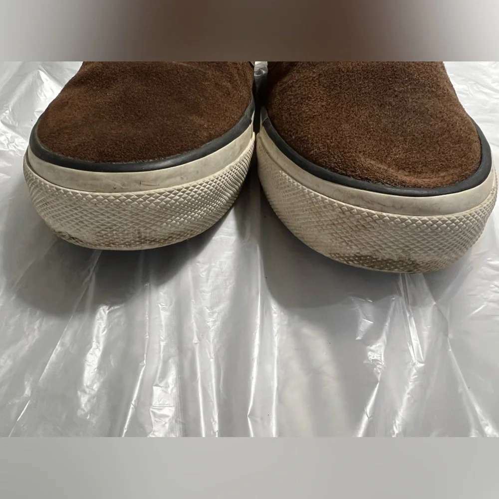 Converse men’s low tops Slip on shoes, size 9.5, brown